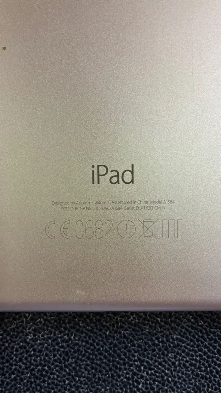 Vendo iPad Pro 12,9 polegadas, 1ª geração, com 128 GB de armazenamento, na cor dourada. - Foto 4