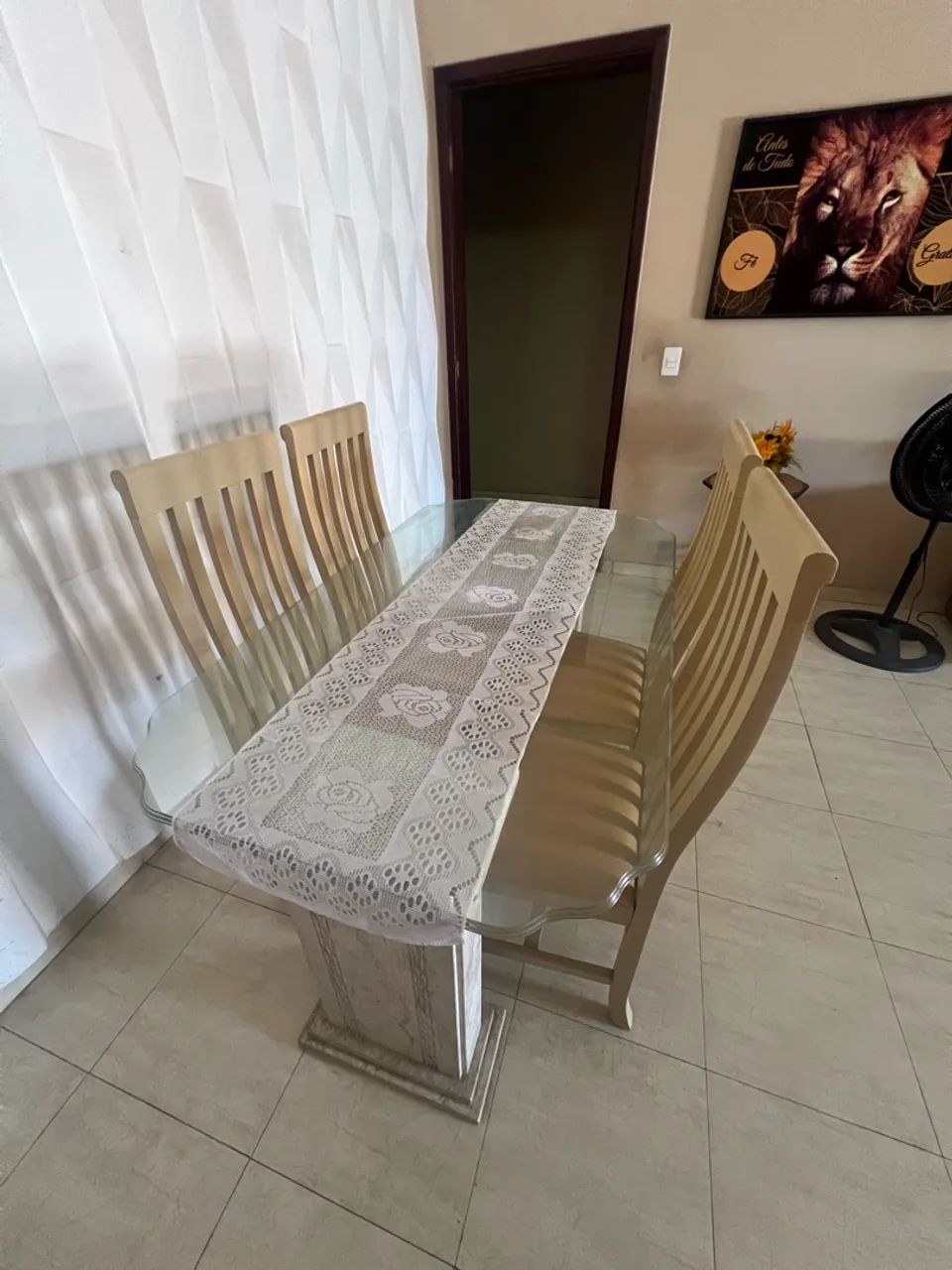 Mesa Vidro Temperado com Base em Pedra Mármore 