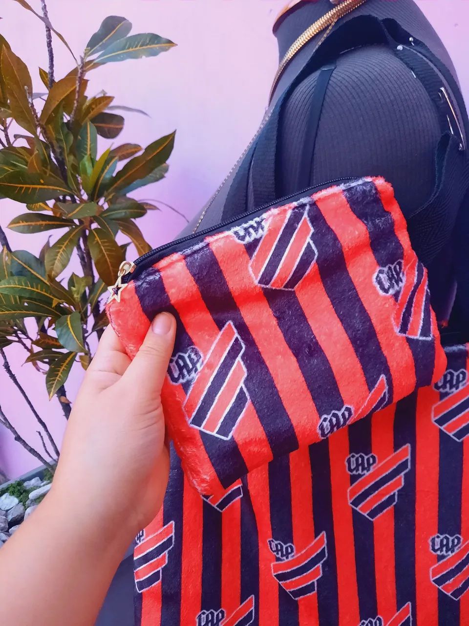 Kit de Ecobag Peluciada e carteira / Athletico Paranaense  - Foto 3