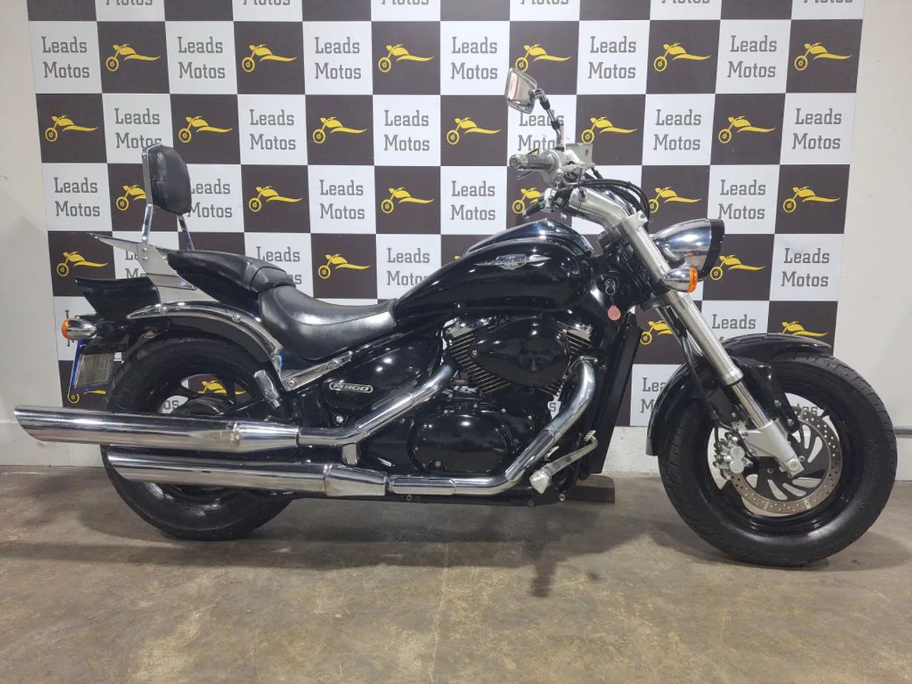 Suzuki Boulevard M800