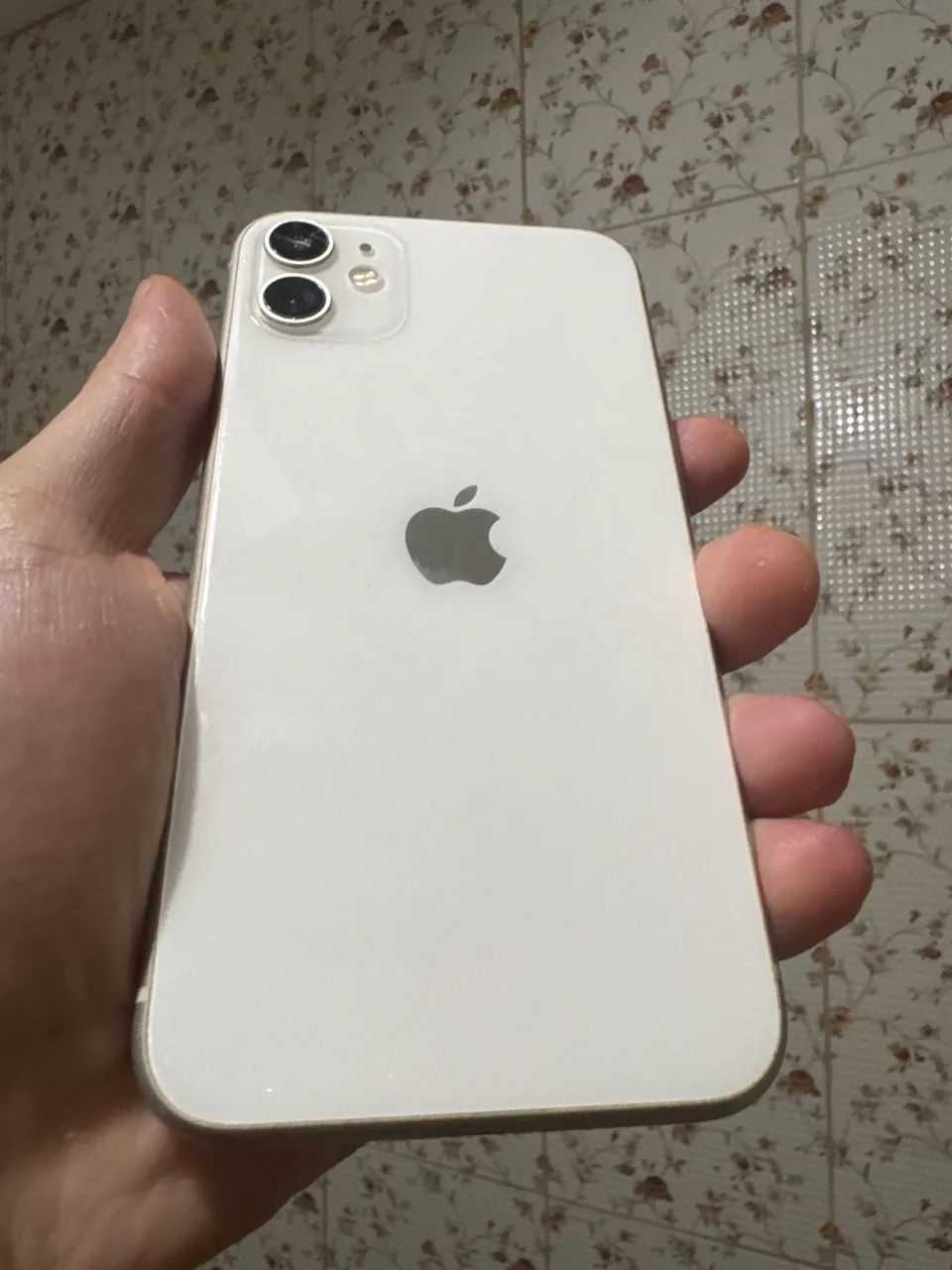 iPhone 11 - branco - 64gb