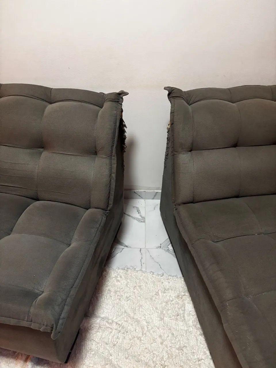 Sofá com chaise em L cinza suede - Ler descrição  - Foto 2
