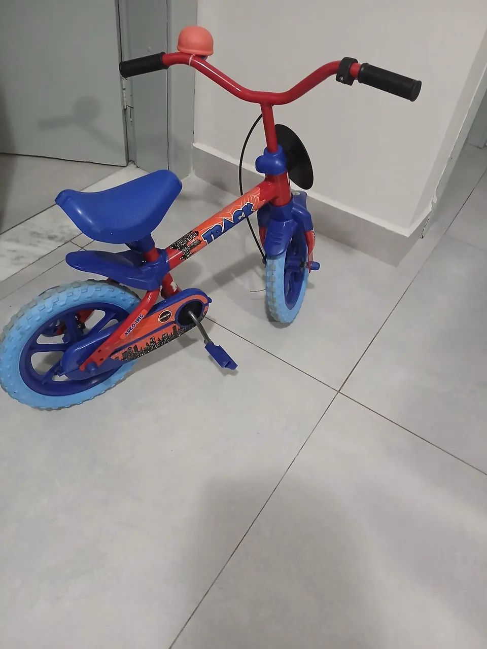 Excelente bicicleta infantil  - Foto 3
