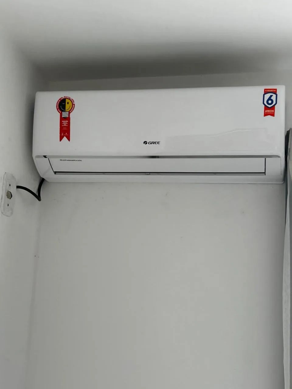 Cama, Ar condicionado, Mesa Jantar sem cadeiras e Guarda-roupa  - Foto 5