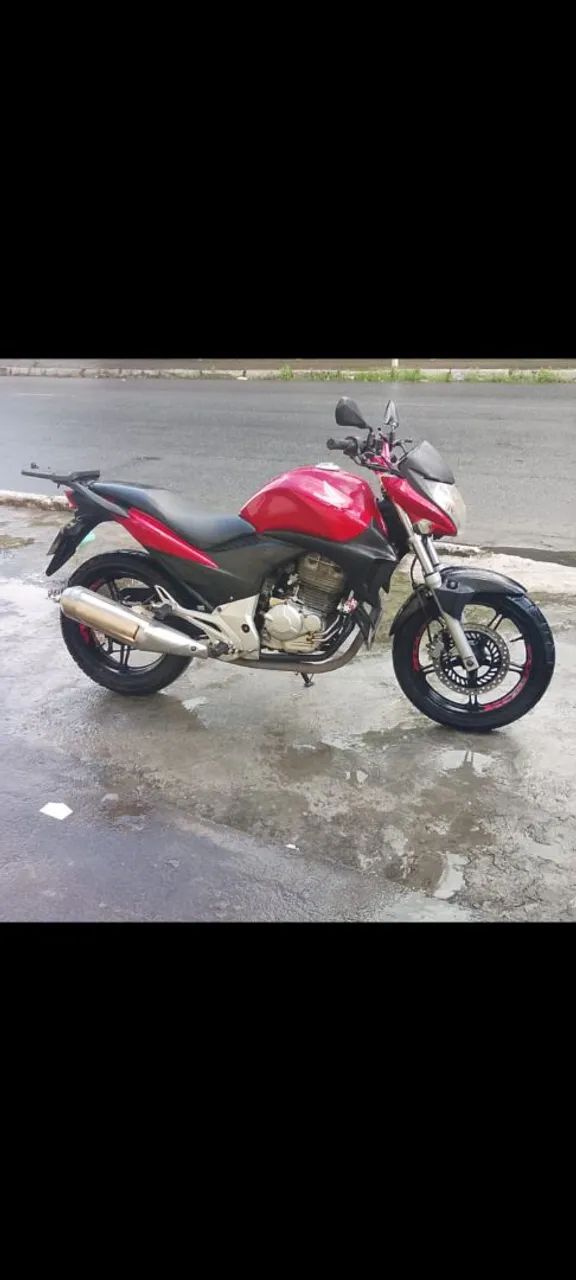 Moto CB 300