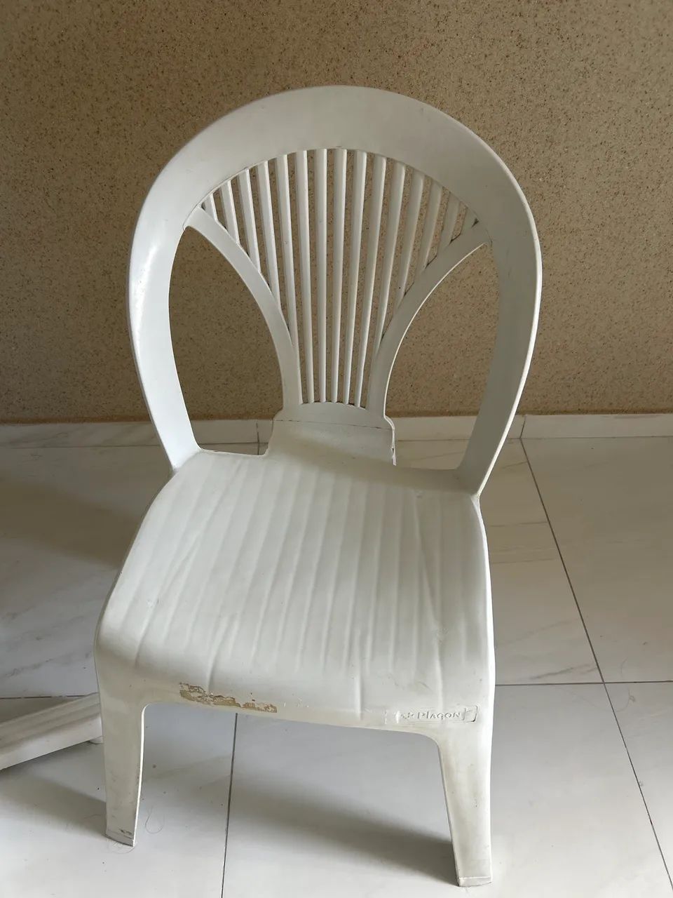 Mesa Tramontina com duas cadeiras plástico  - Foto 4