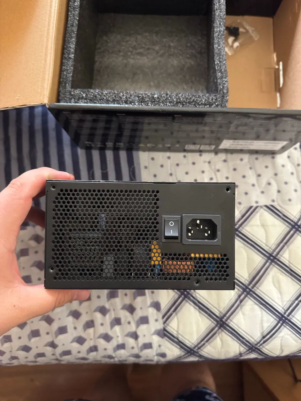 Fonte GIGABYTE 850W FULL MODULAR UD850GM - Foto 2