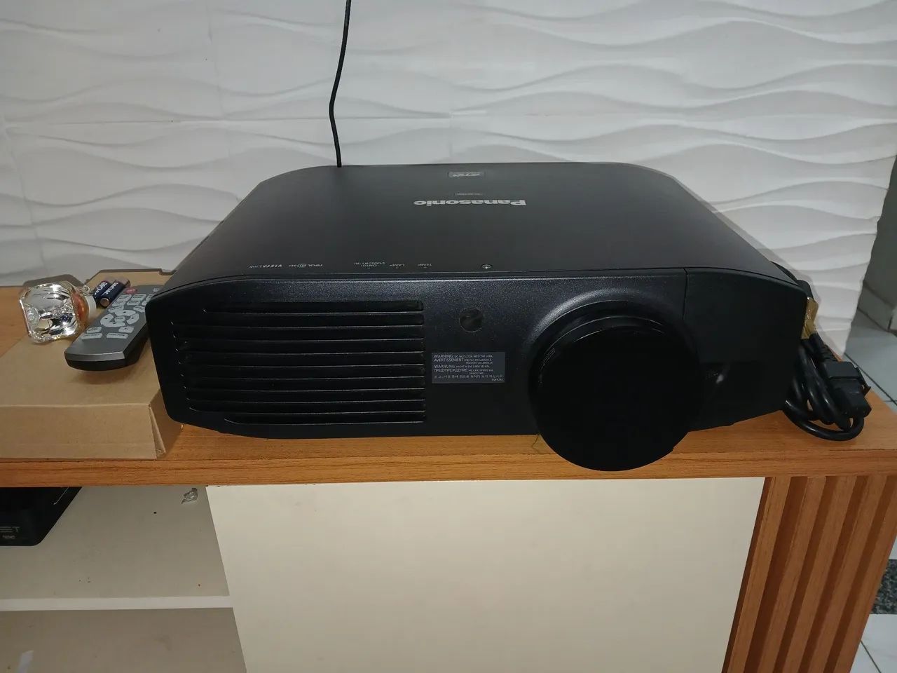 PROJETOR PANASONIC FULL HD - Foto 2