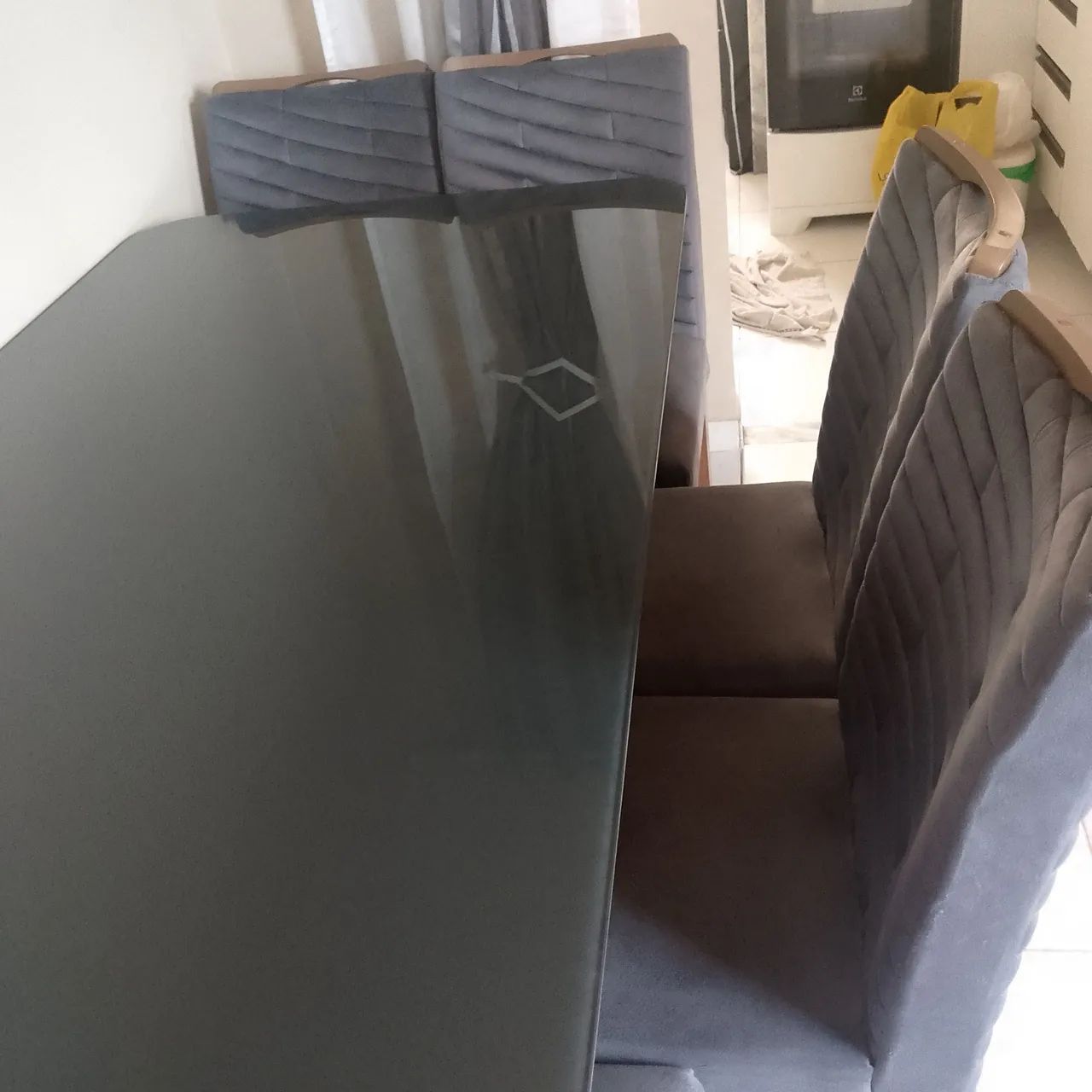 Mesa com 6 cadeiras 