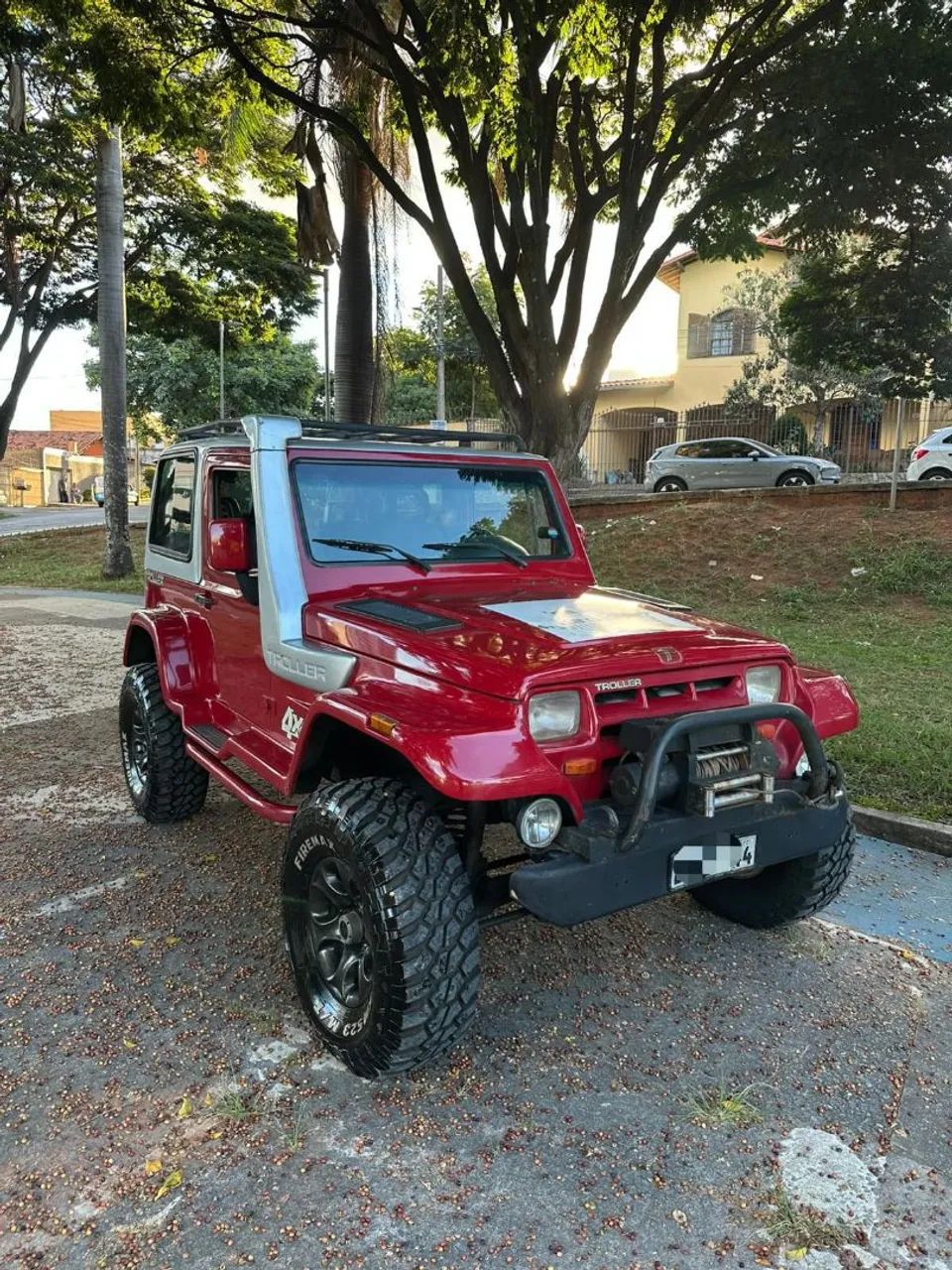Troller T-4 2002