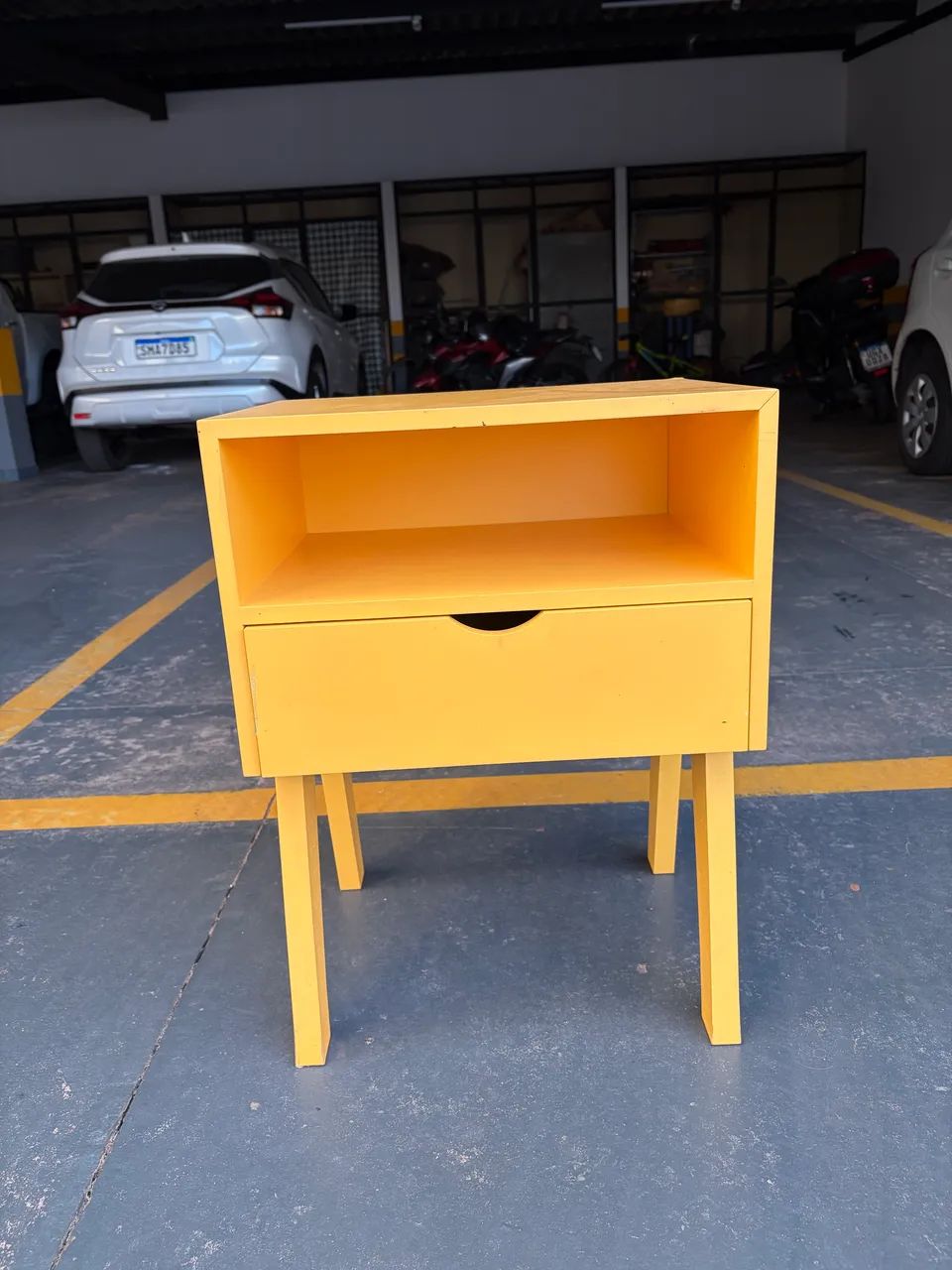 Mesa de Cabeceira Com Gaveta - Foto 2