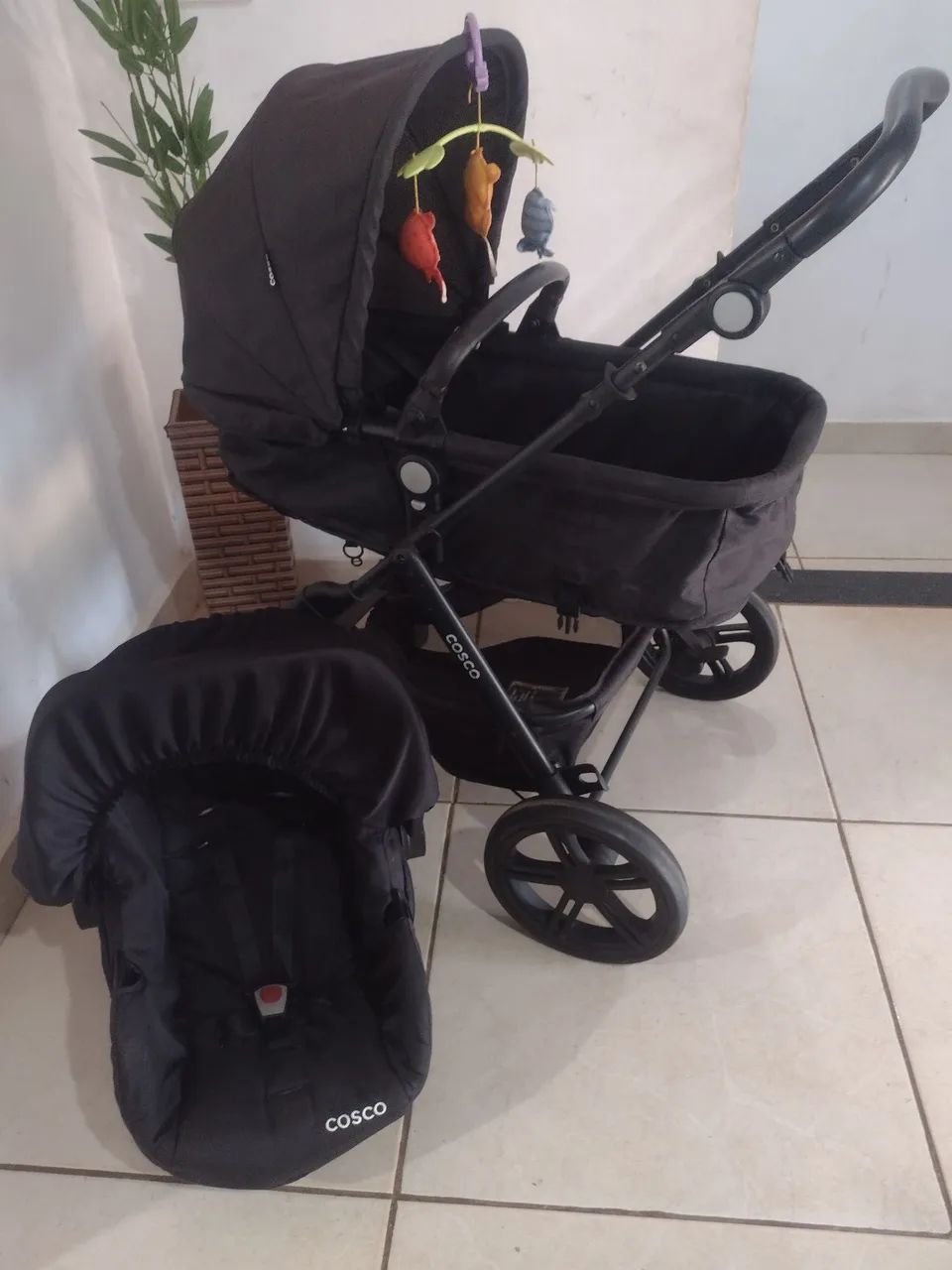 Carrinho moisés+ bebê conforto 