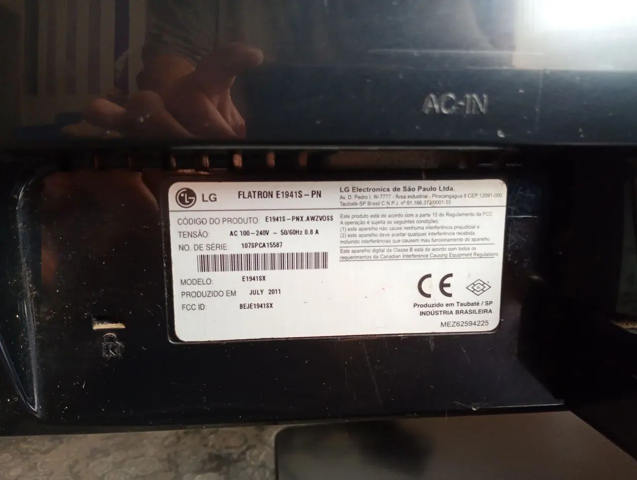 MONITOR LG 19 POLEGADAS , LED , SAIDA VGA , CABO DE FORÇA, CABO DE VIDEO , BASE - Foto 5