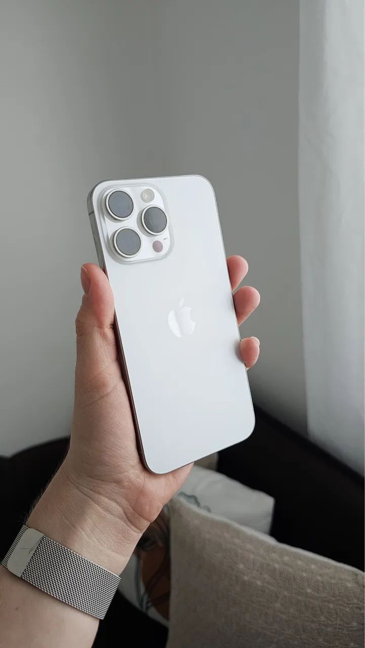 iPhone 15 PRO MAX titânio branco  - Foto 5