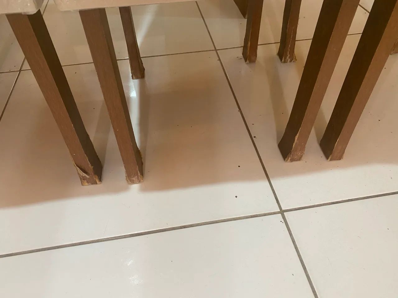 MESA DE VIDRO COM 5 CADEIRAS  - Foto 4