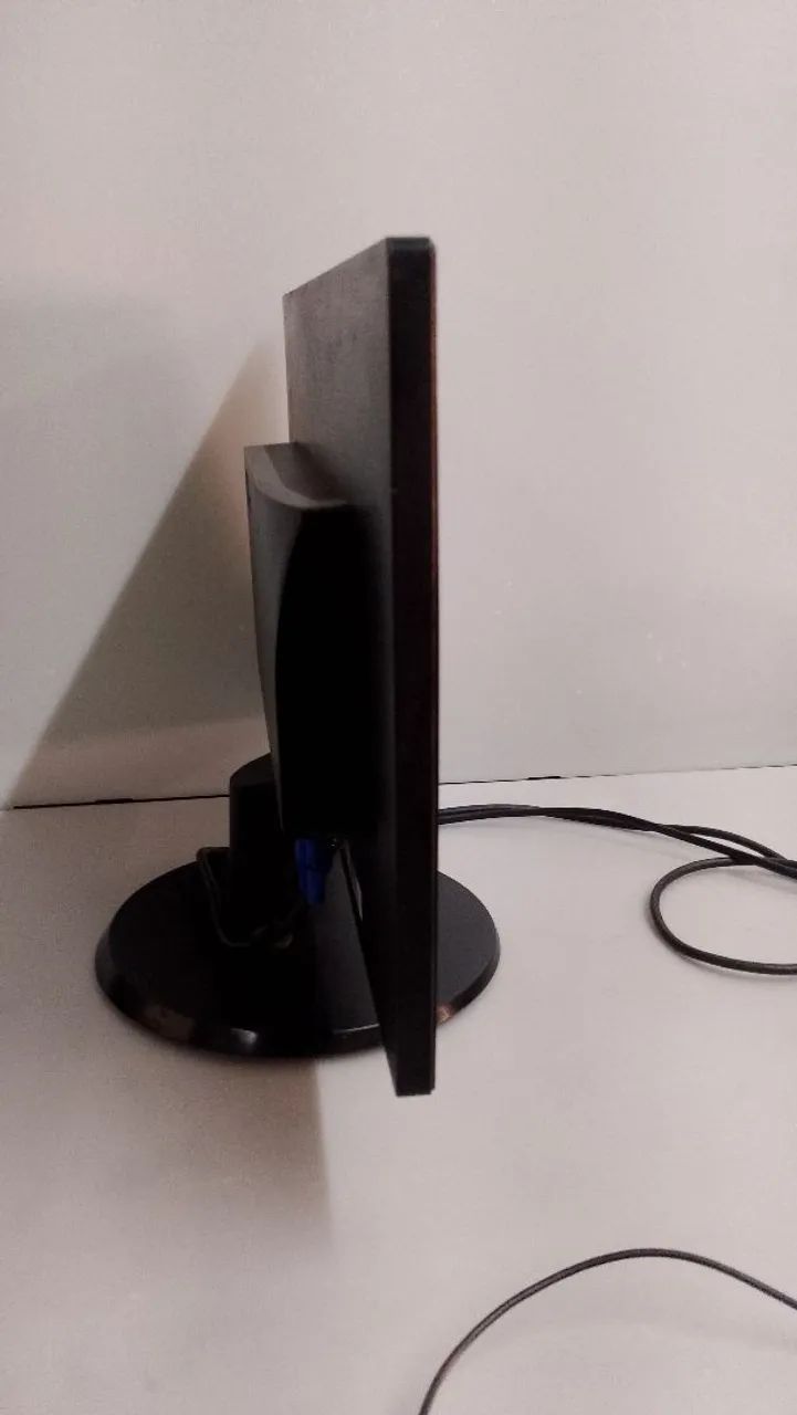 Monitor AOC LED 19 polegadas saída VGA e HDMI 150,00 - Foto 2