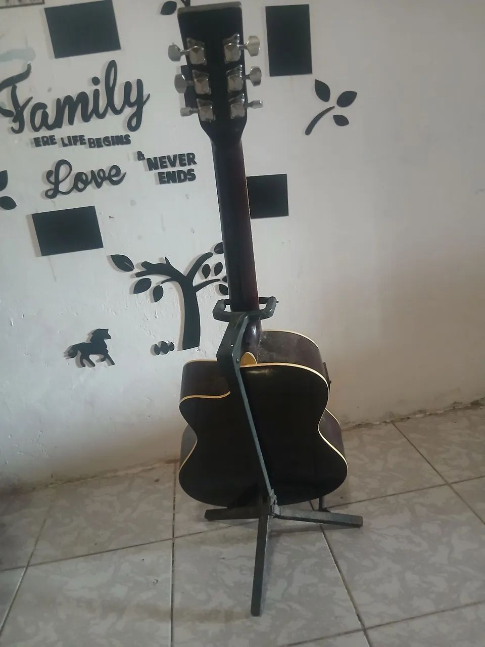 Vende -se Violão profissional  em perfeito estado  - Foto 4