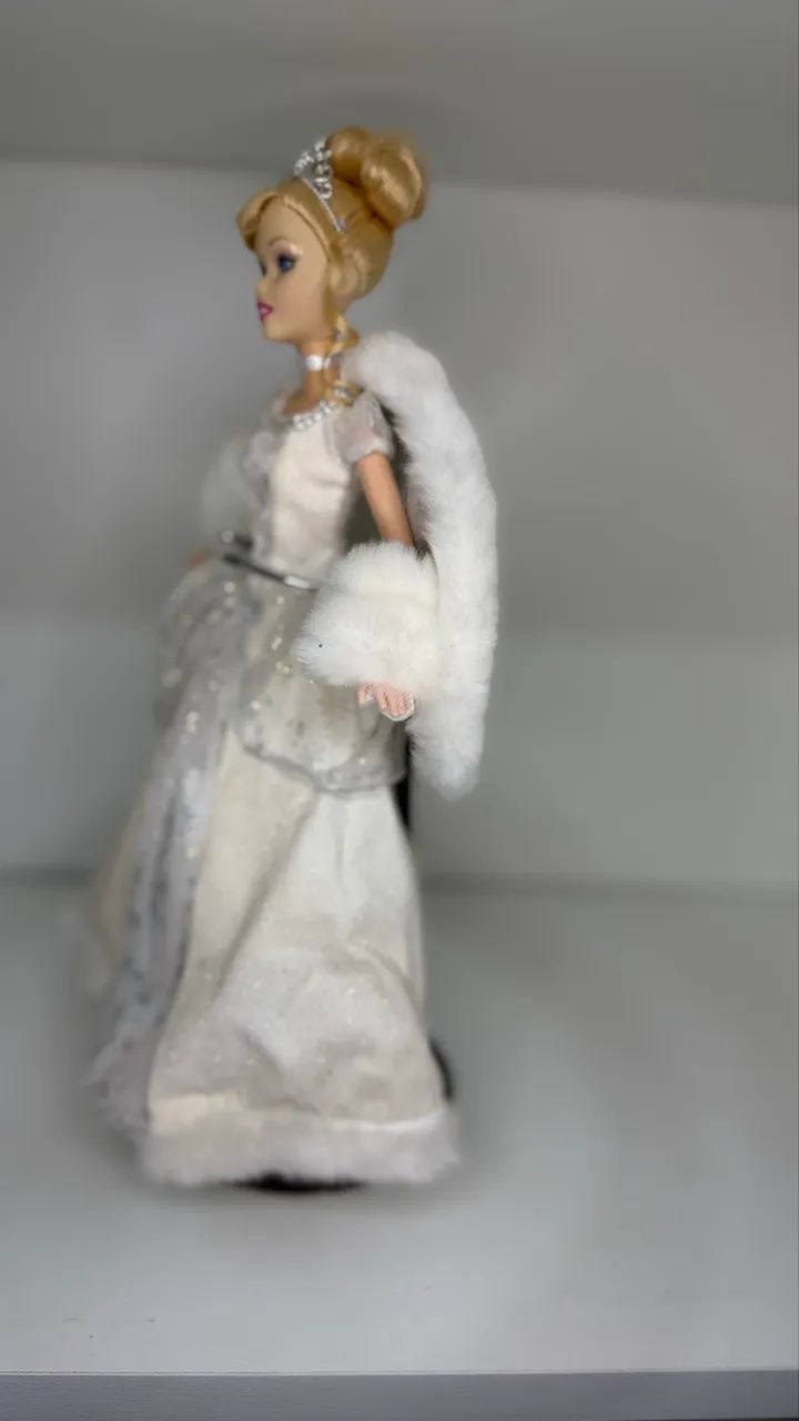 Boneca Barbie Cinderella Holliday 2004  - Foto 2
