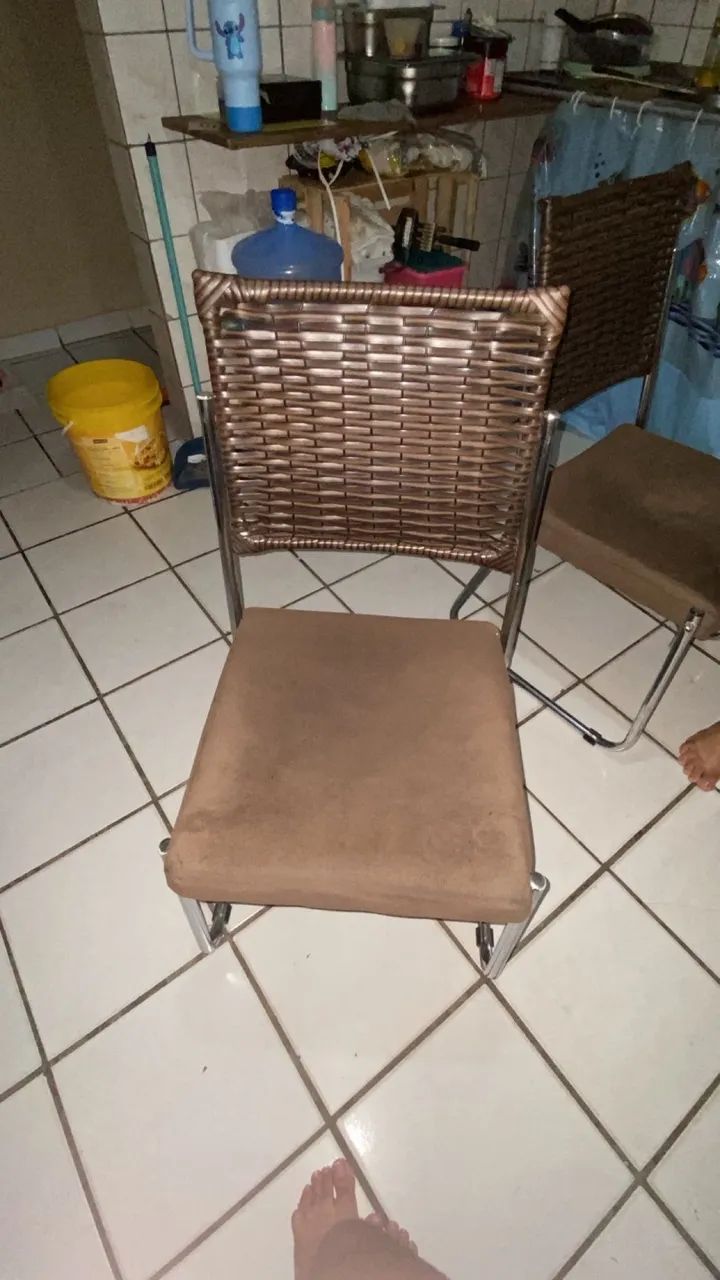 MESA DE JANTAR COM 4 CADEIRAS - Foto 4