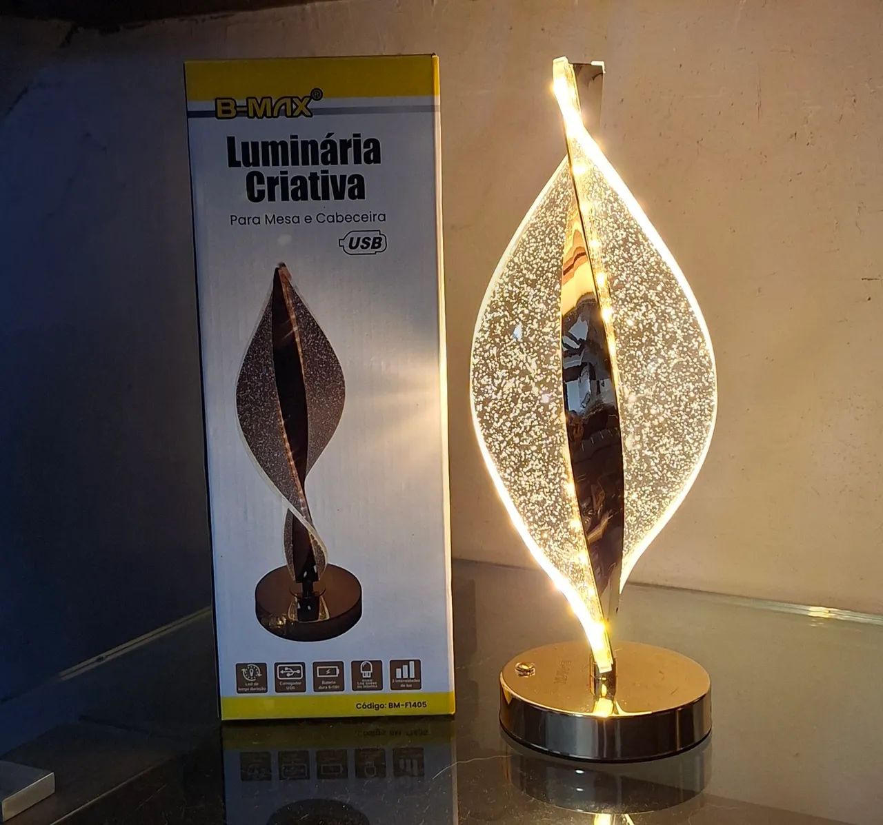 Luminária de mesa e cabiceira Led abajur  - Foto 4