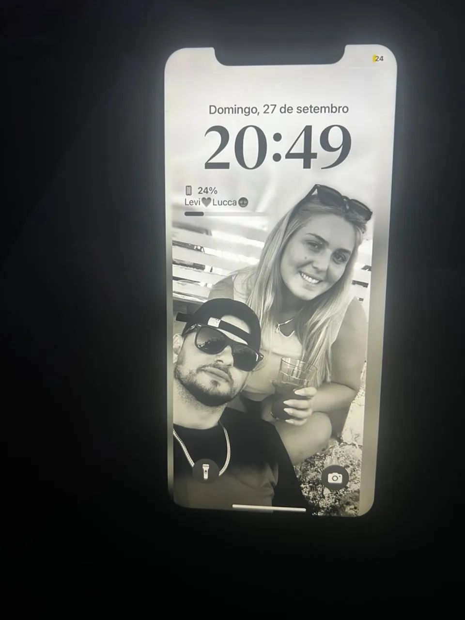 Vendo iPhone XR na cor preta 