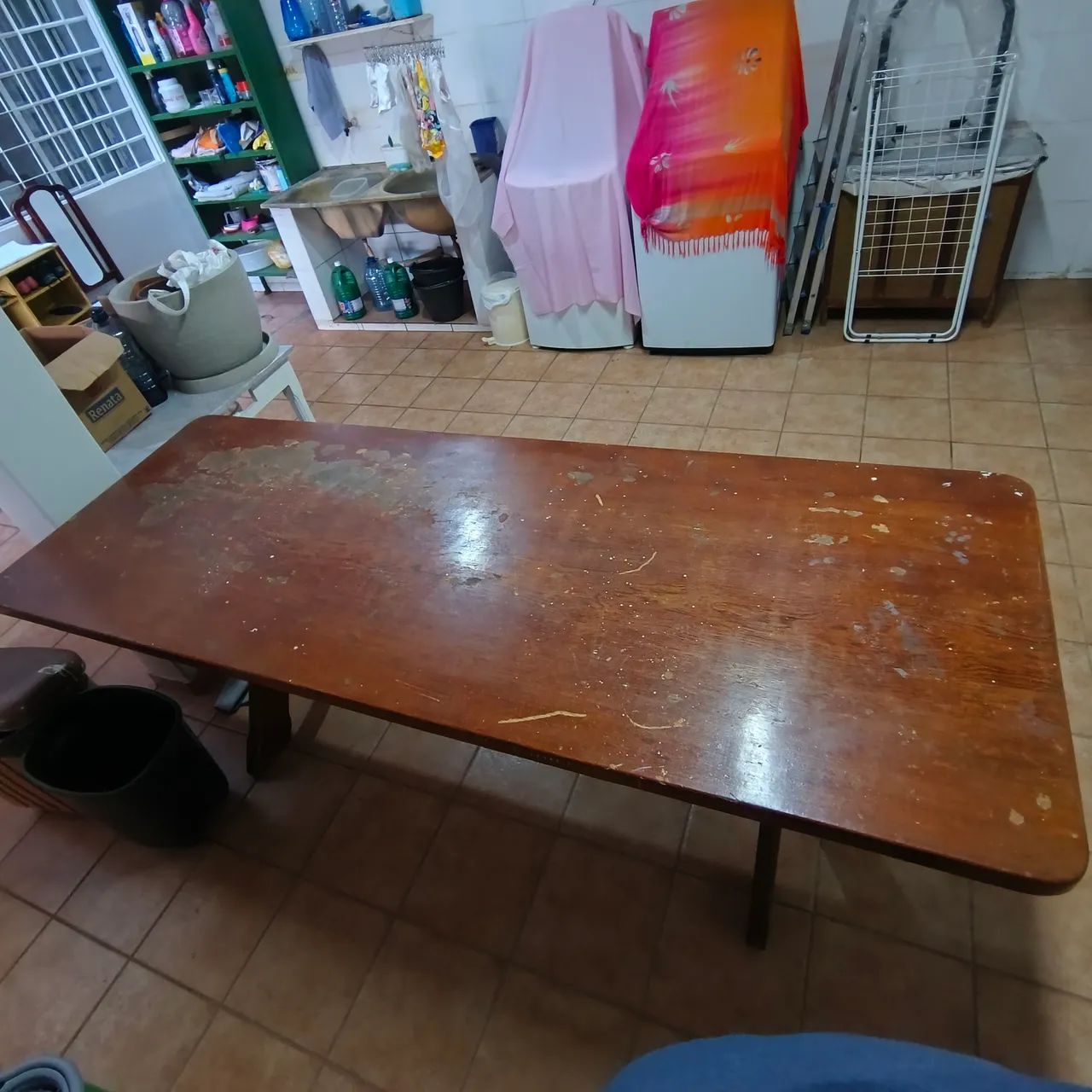 Mesa de madeira maciça rústica 