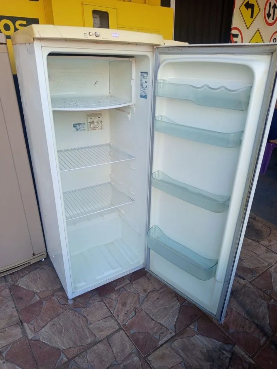 Geladeira Electrolux 300 litros  - Foto 4