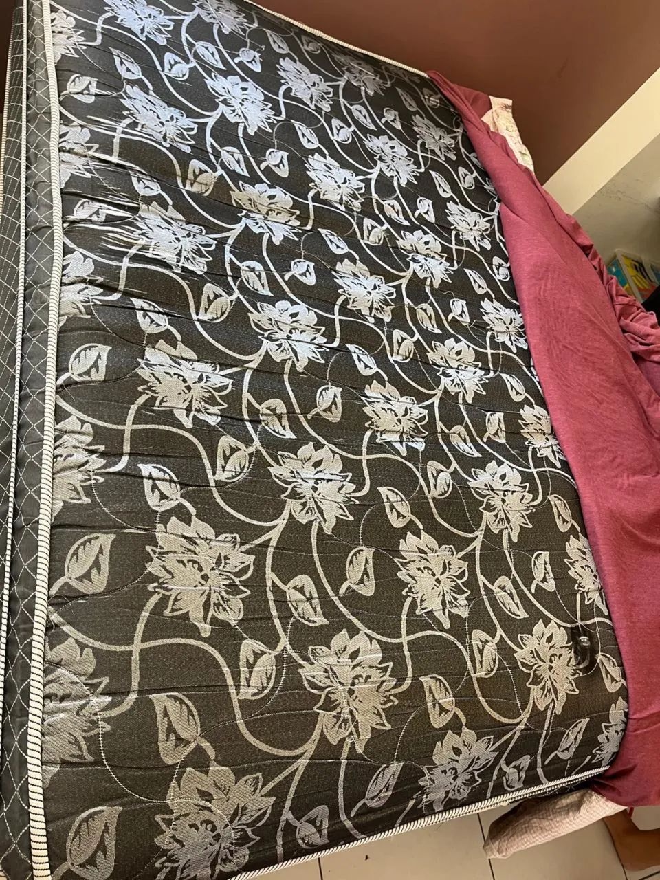 Queen-size Bed Base + Mattress65579528312066124