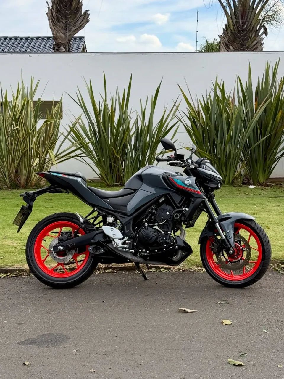 Yamaha MT 03  - Foto 2