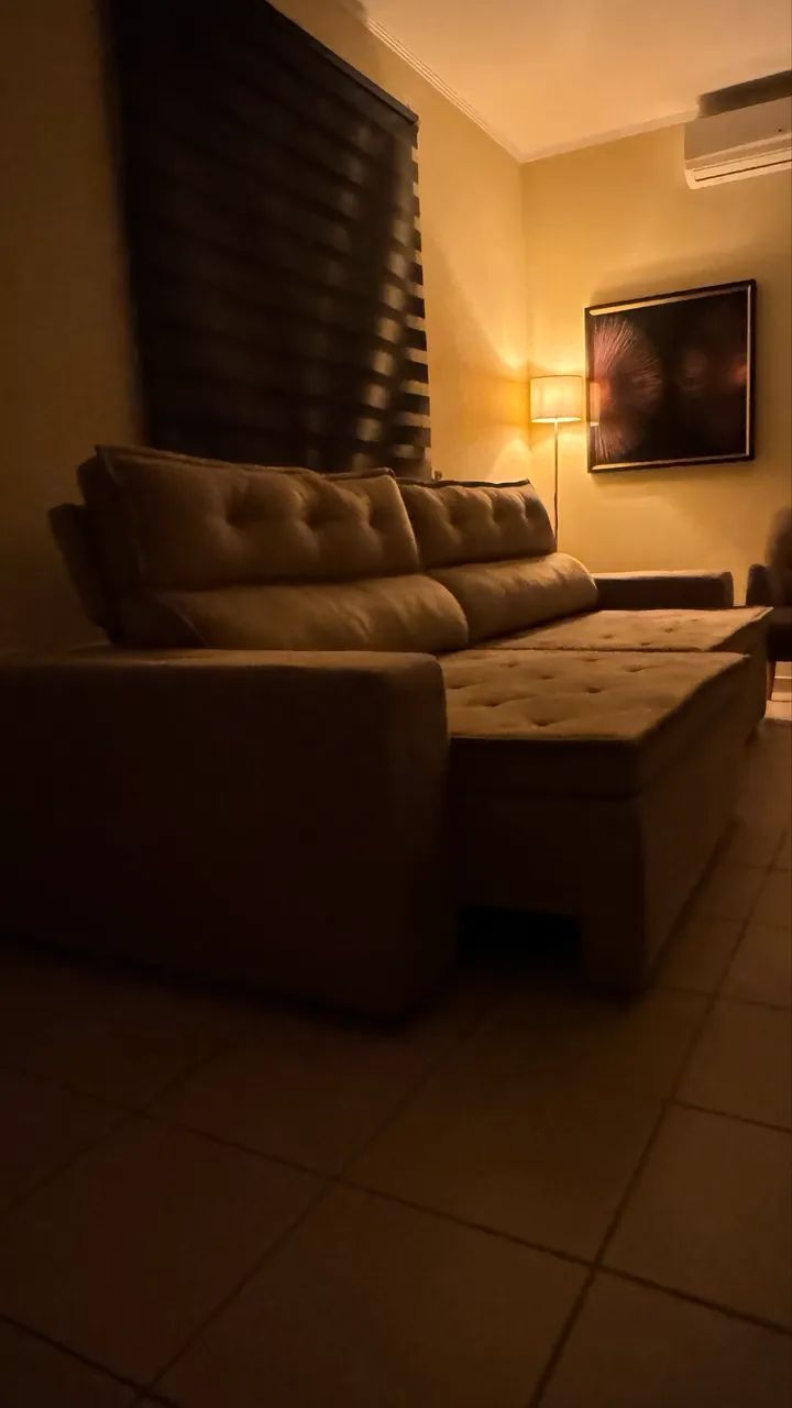 5-Seat Sofa in Excellent Condition65569168864899125