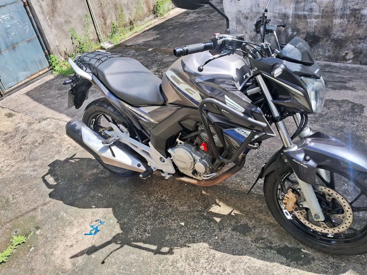 Vendo está moto 