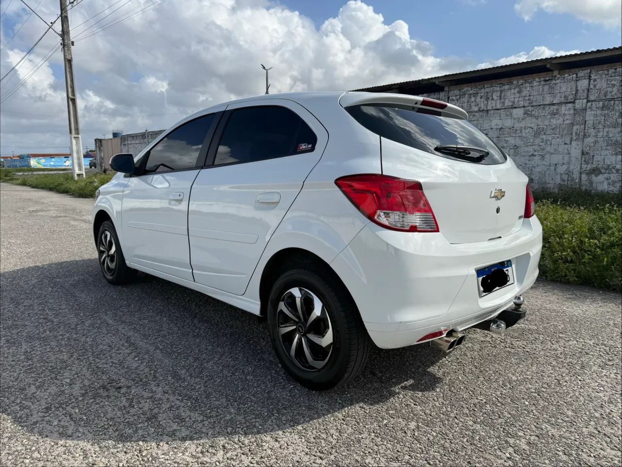 Chevrolet Onix Hatch LS 1.0 8V Flex Power Mec. 4P 2016 - Foto 2