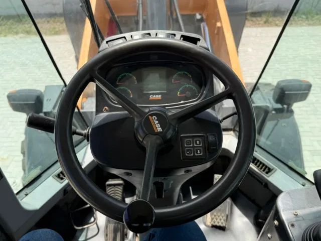 Pá Carregadeira - Case - 621E - 2021 - Foto 5