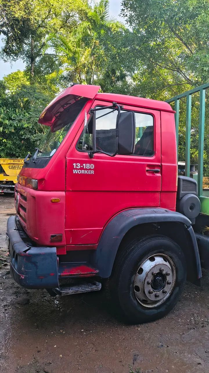 Vendo VW 13-180 Mecânico operacional no chassis 