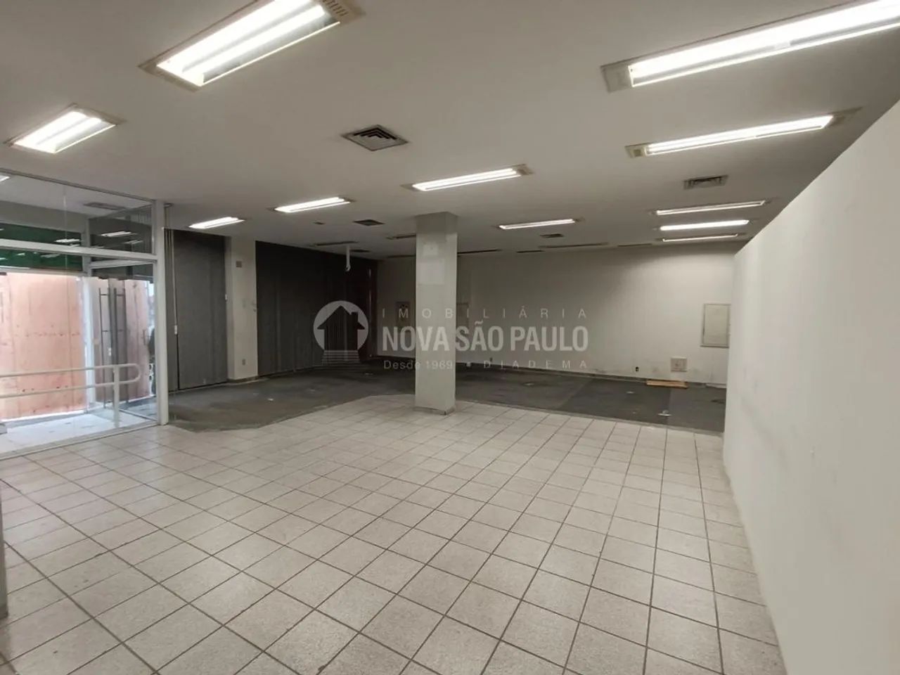 Sala para Alugar em Taboão, Diadema - SP - Foto 2