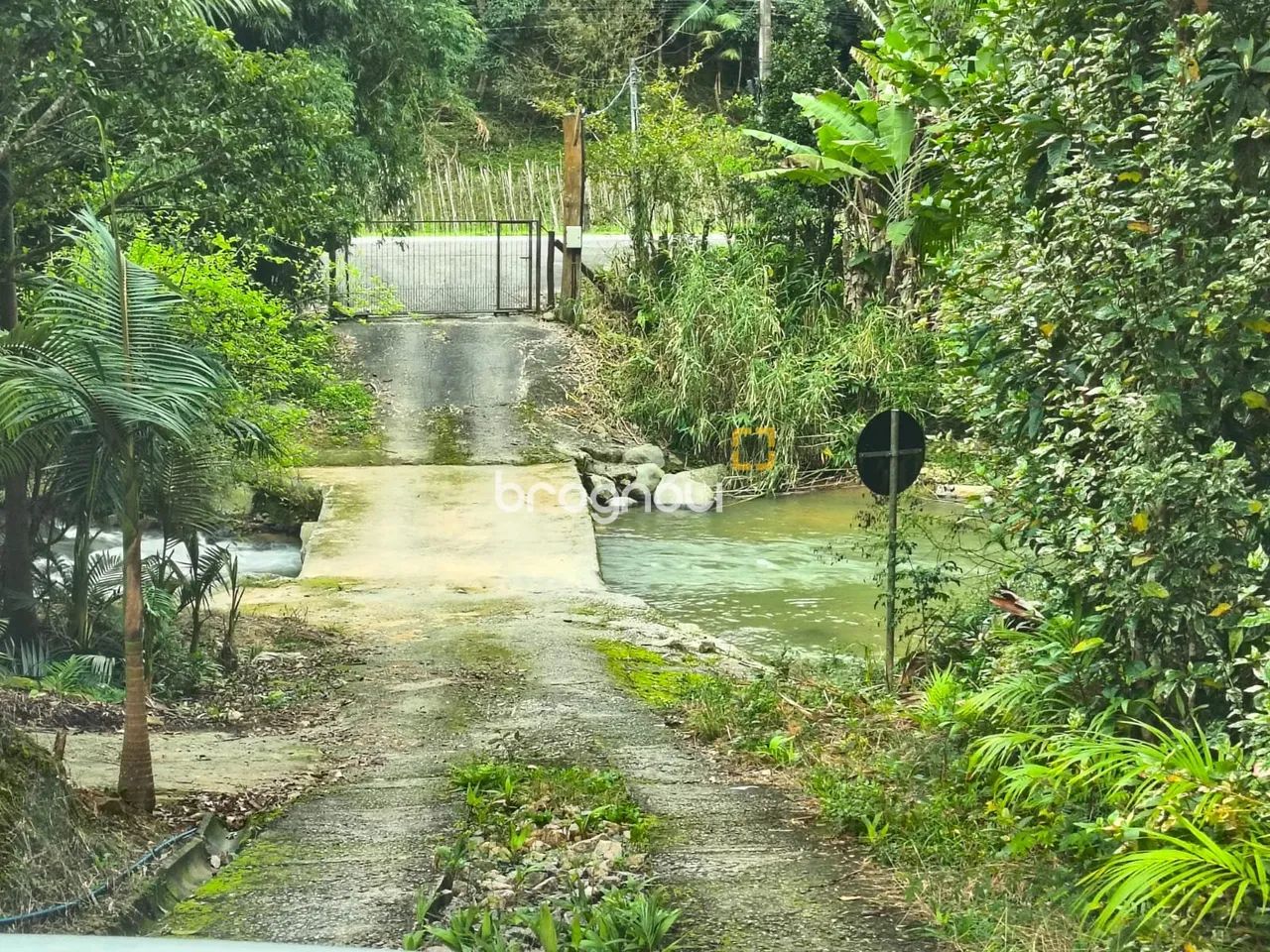Casa em Bairro Rural