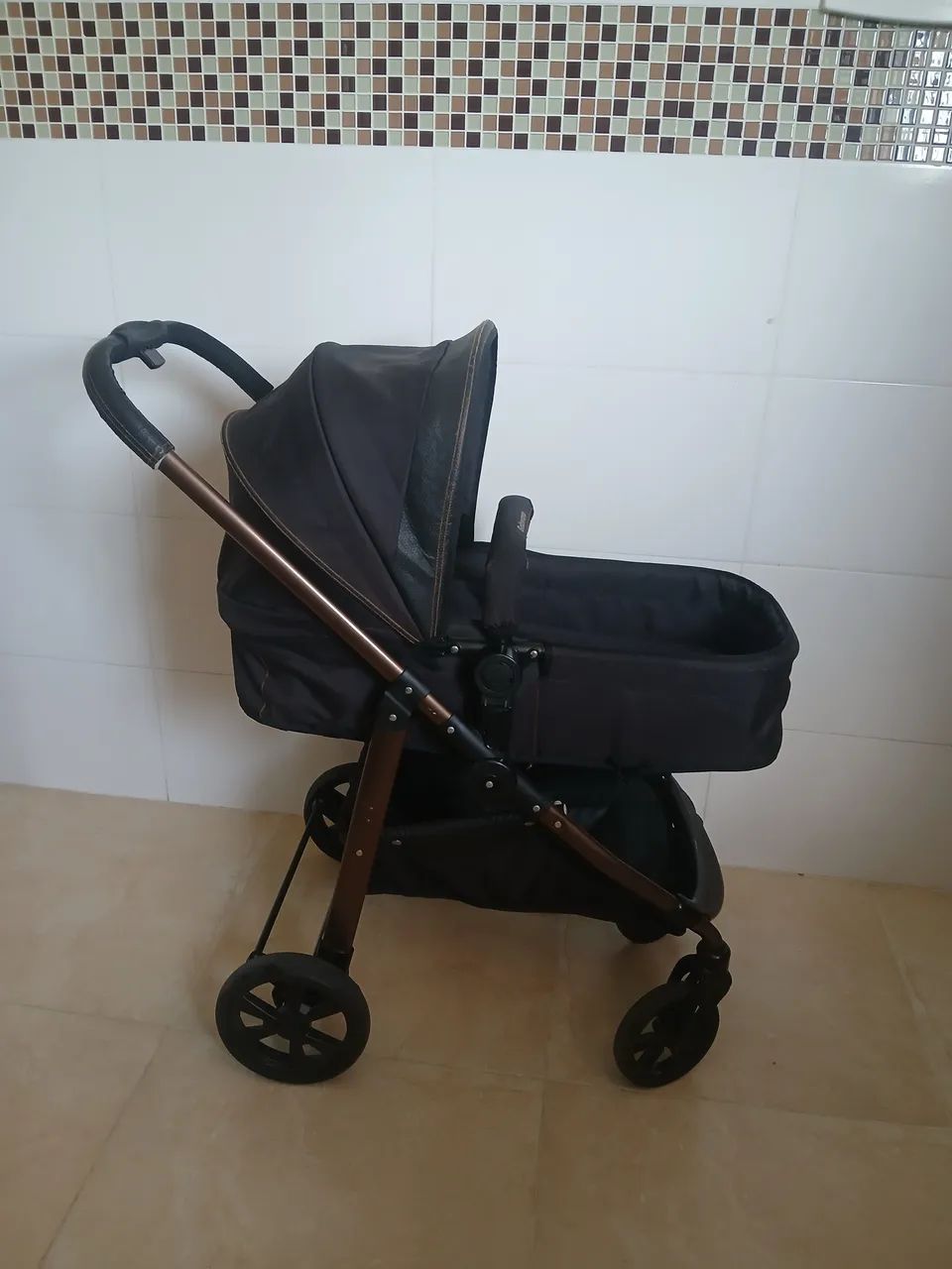 Carrinho de bebê + bebê conforto 