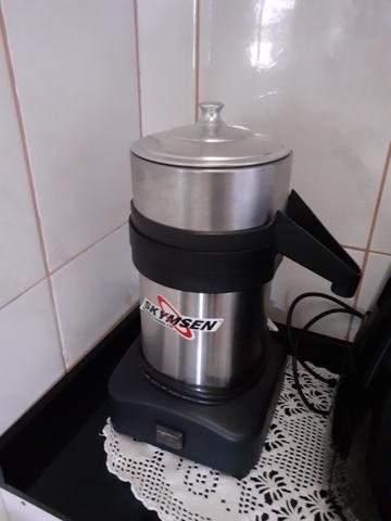 Espremedor de suco profissional