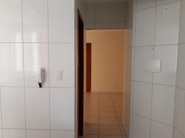 Apartamento 1° andar, bairro Cidade Nobre, 2 quartos, contato 31-9 * - Foto 2