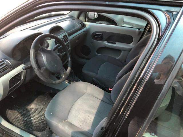Clio sedan privilege 1.6 16v
