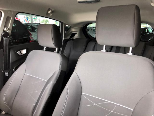 Ford Fiesta SEL 1.6 16V Flex Aut. 5p - Prata - 2017 - Foto 6