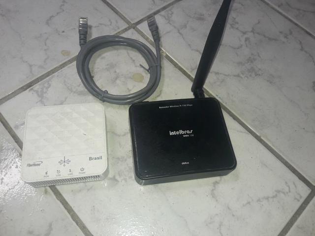 Roteador Seme novo vem com um mini roteador branco
