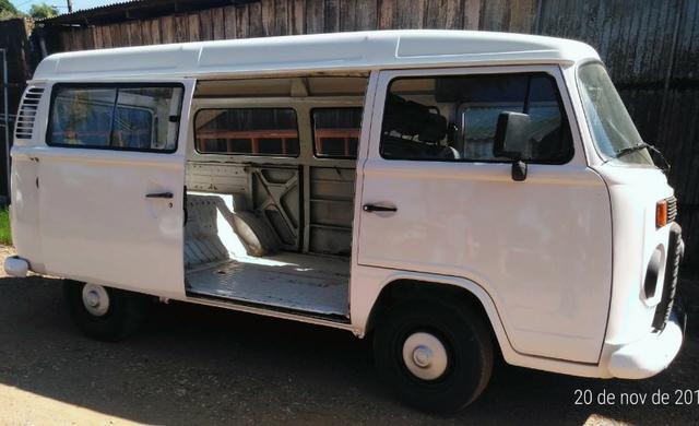 Vendo Kombi / Furgão 2008 em ótimo estado - Foto 7