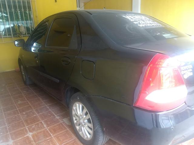 Toyota Etios 2013 Sedan - Foto 2