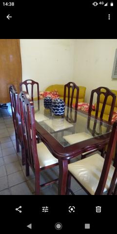 Mesa de vidro com 6 cadeiras