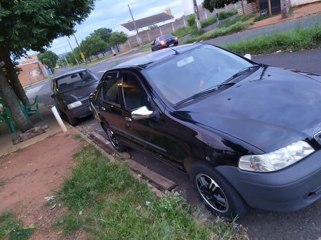 Vendo siena 2004 /04 valor 11.000.00 completo menos direçao tel *