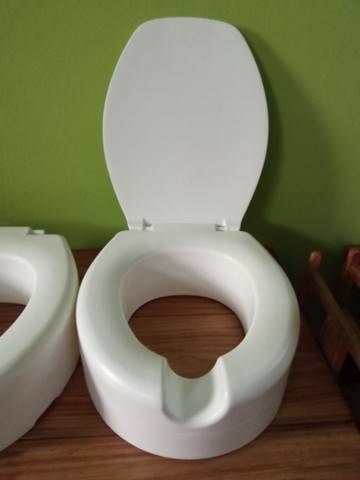  Comadre em plástico R$ 45,00 cada - Foto 4