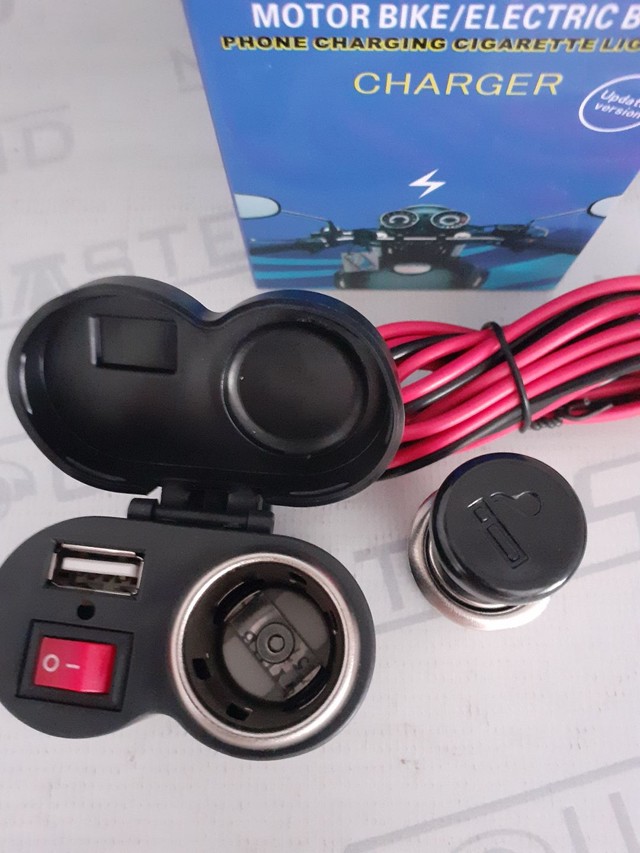 Suporte para moto  com carregador usb, mais acendedor de cigarros. Novo.