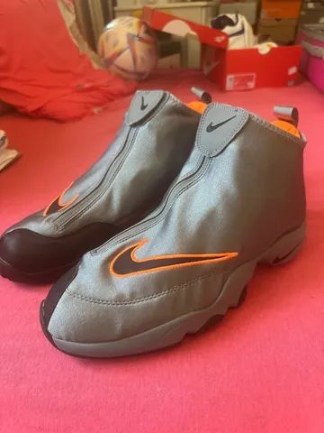 Nike the store glove shoes