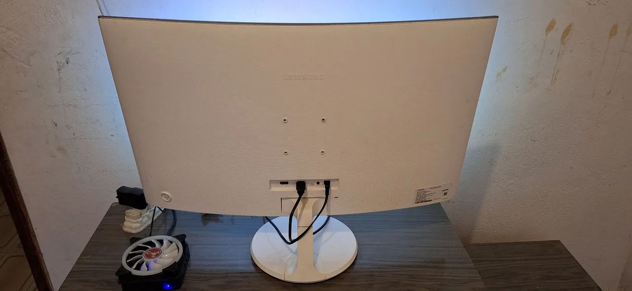 Monitor Samsung 32" Curvo com Defeito  - Foto 2